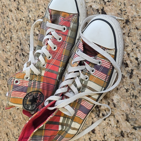 Women’s plaid converse size 9 - Picture 3 of 6